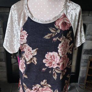 EUC! Women's Oddy Brand Pullover Top with Velvety Soft Short Sleeves